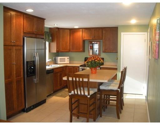 122 Dean Road Stoughton, MA 02072 - Photo 6 of 18