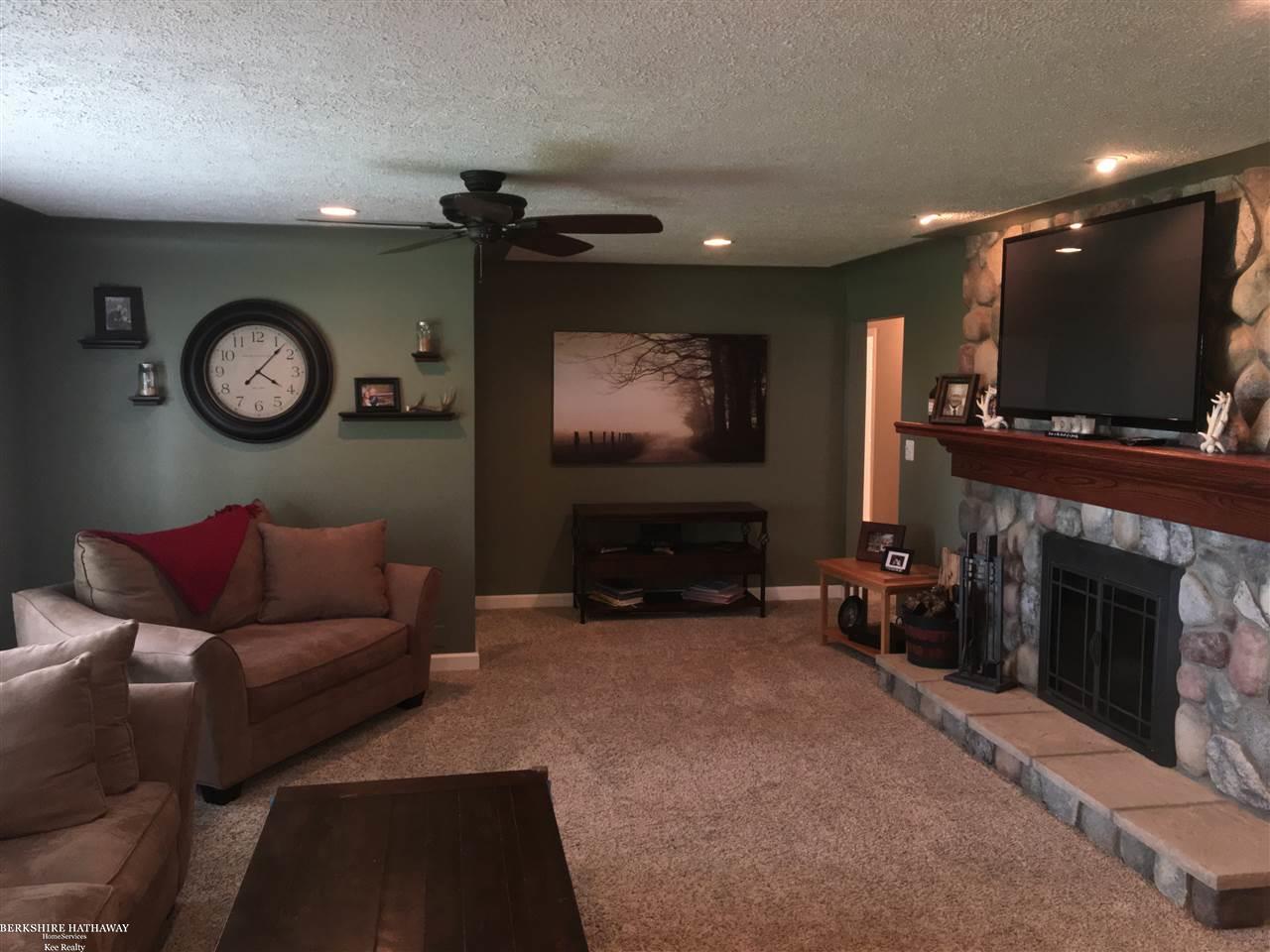 72695 Van Dyke Romeo, MI 48065 - Photo 6 of 79 31350328-5.JPG