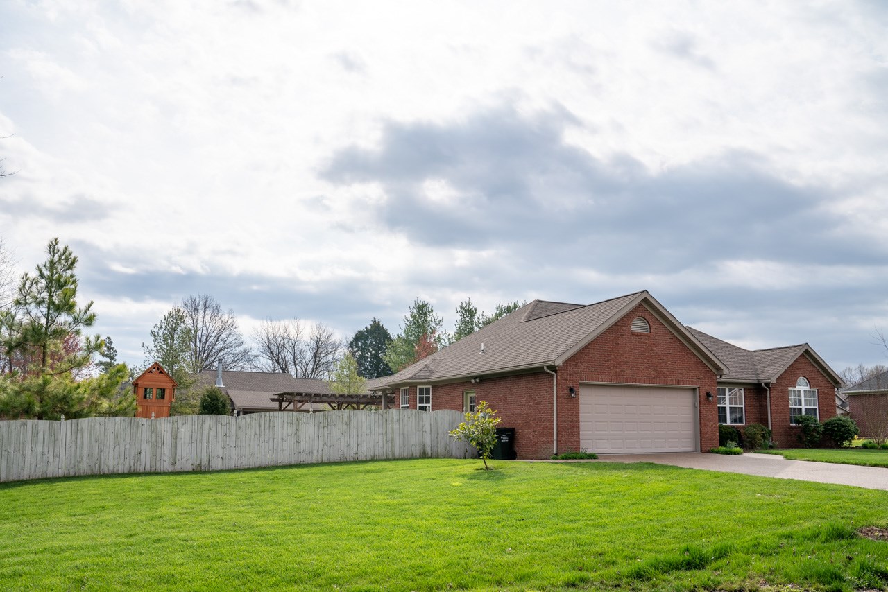 125 Stonehedge Road Chandler, IN 47610 - Photo 4 of 32
