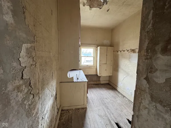 $69,500 | 854 East 900 North, Mays, IN 46155