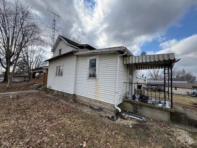 $69,500 | 854 East 900 North, Mays, IN 46155