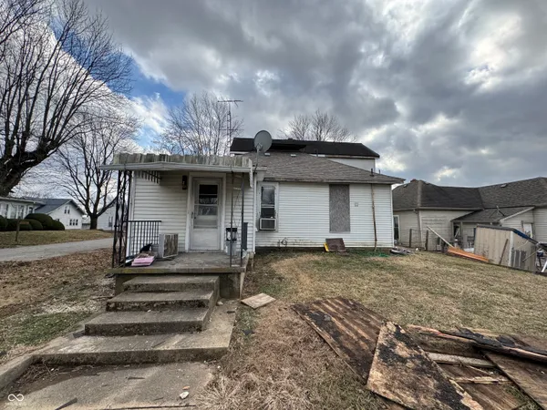 $69,500 | 854 East 900 North, Mays, IN 46155