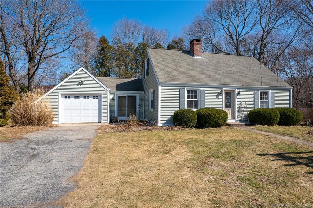 17 Maple Road Waterford, CT 06375 - Photo 1 of 1