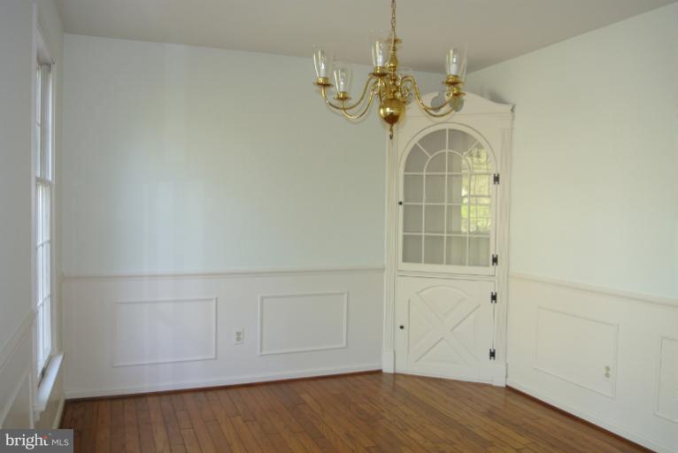 503 East Wheel Road Abingdon, MD 21009 - Photo 11 of 27 Dining Room