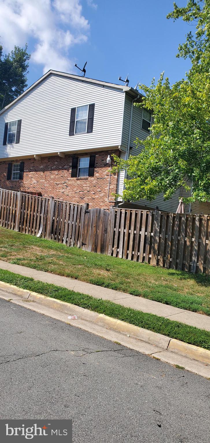 14999 Carlsbad Road Woodbridge, VA 22193 - Photo 2 of 54