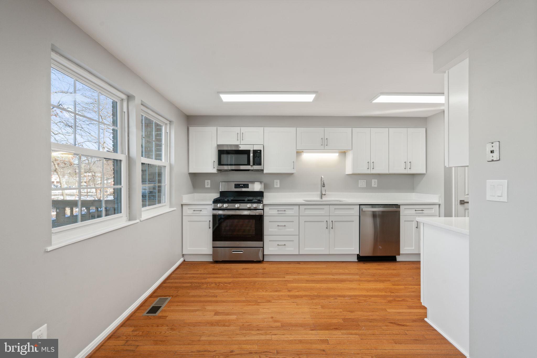 7020 Braddock Mews Place Springfield, VA 22151 - Photo 11 of 45