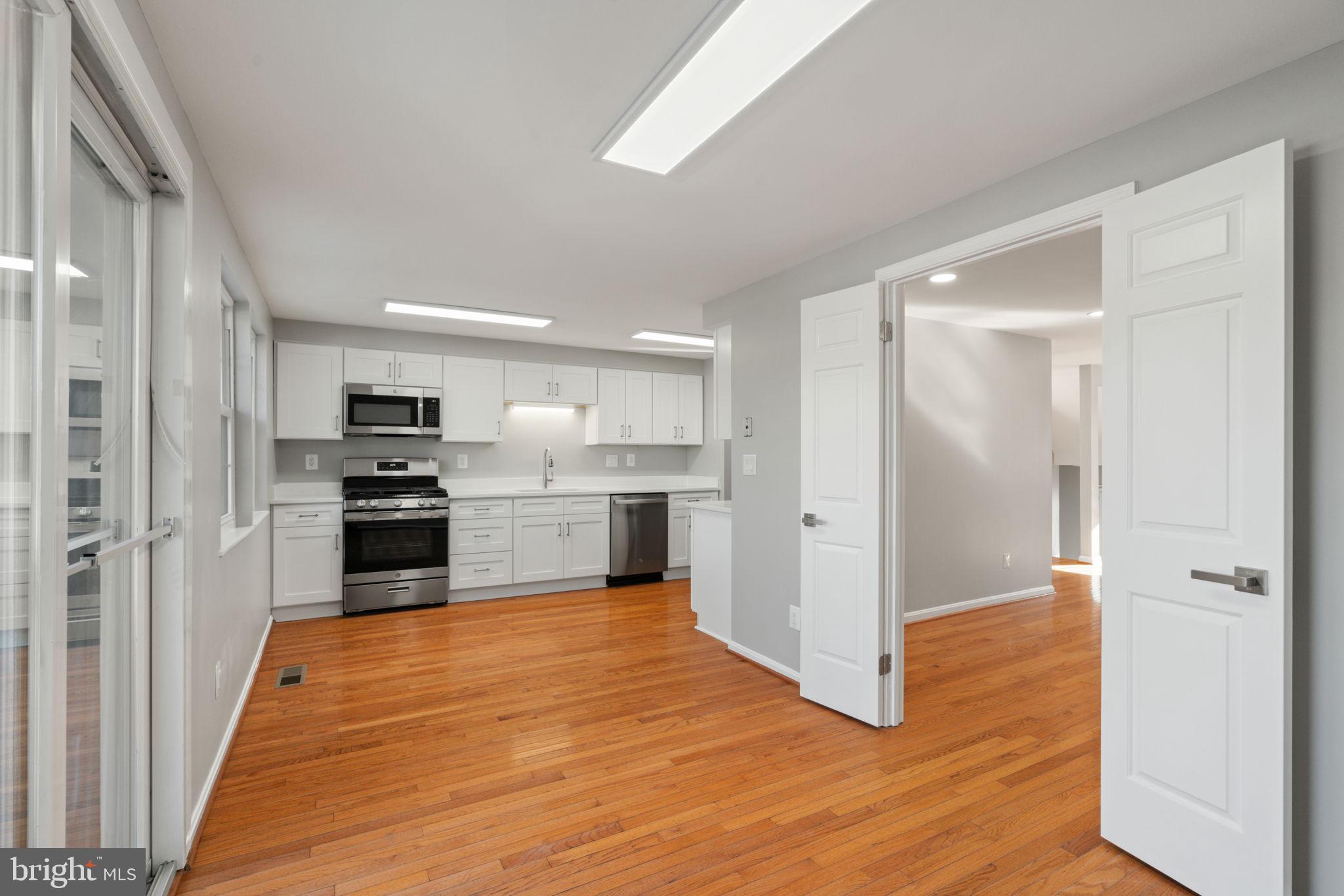 7020 Braddock Mews Place Springfield, VA 22151 - Photo 16 of 45
