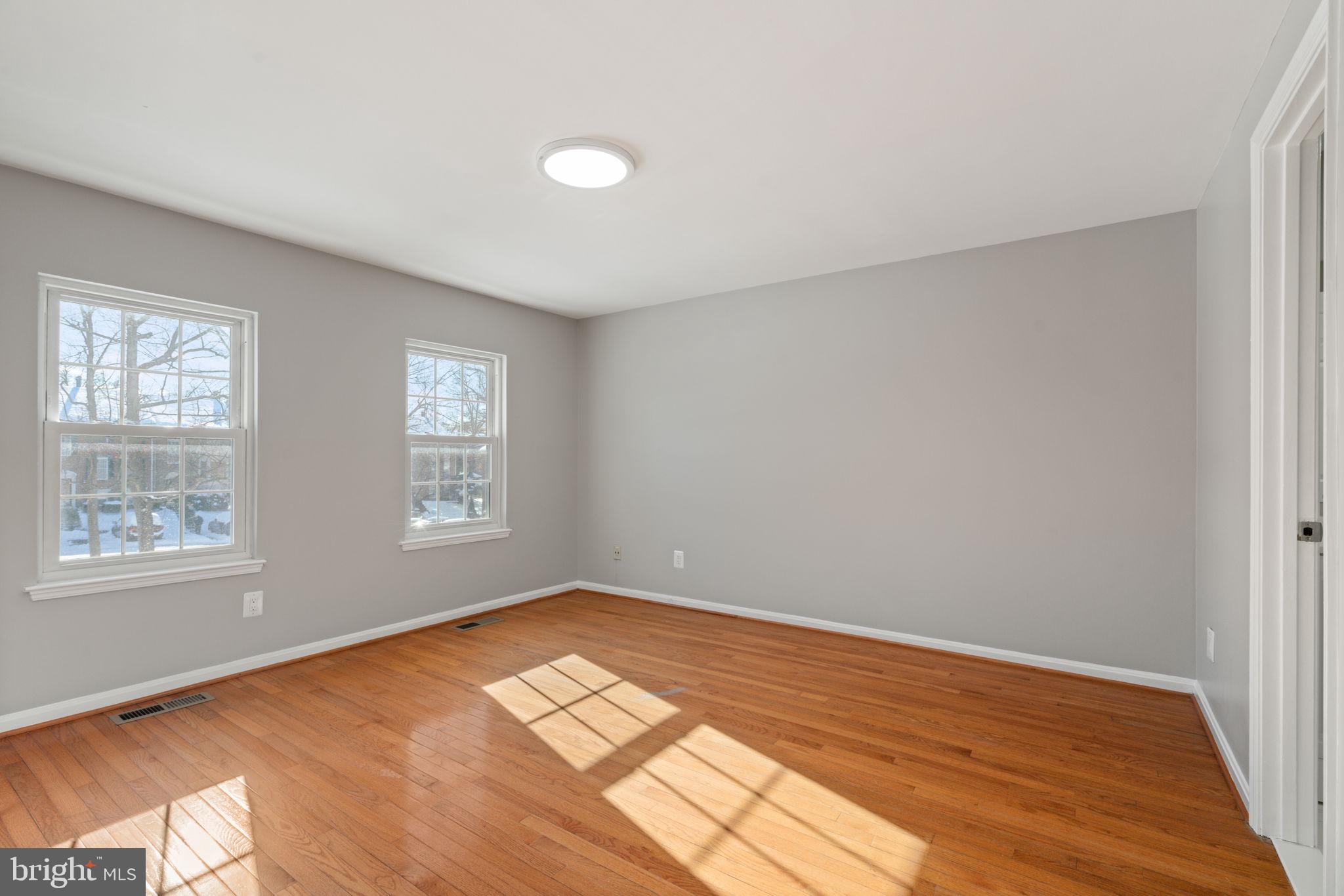 7020 Braddock Mews Place Springfield, VA 22151 - Photo 17 of 45
