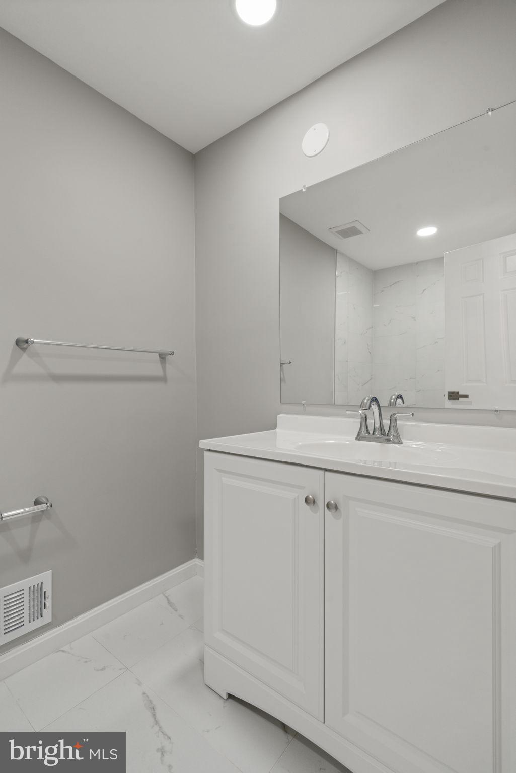 7020 Braddock Mews Place Springfield, VA 22151 - Photo 25 of 45