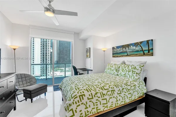$4,300 | 1111 Southwest 1st Avenue, Unit 2325N, Miami, FL 33130