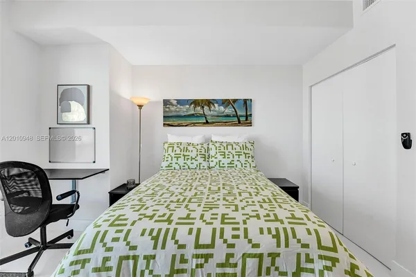 $4,300 | 1111 Southwest 1st Avenue, Unit 2325N, Miami, FL 33130