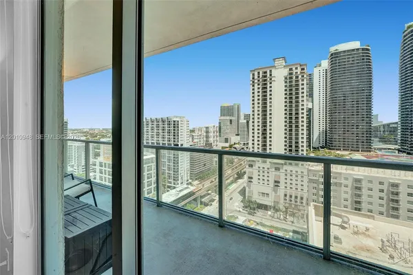 $4,300 | 1111 Southwest 1st Avenue, Unit 2325N, Miami, FL 33130