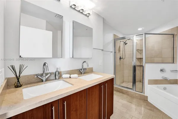$4,300 | 1111 Southwest 1st Avenue, Unit 2325N, Miami, FL 33130