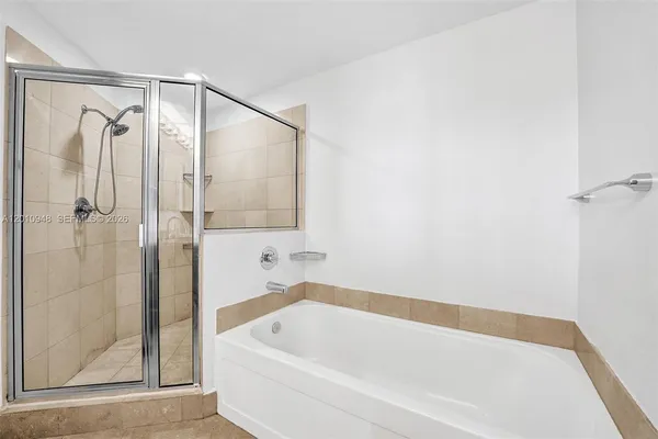 $4,300 | 1111 Southwest 1st Avenue, Unit 2325N, Miami, FL 33130
