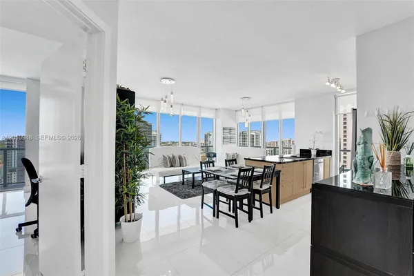 $4,300 | 1111 Southwest 1st Avenue, Unit 2325N, Miami, FL 33130