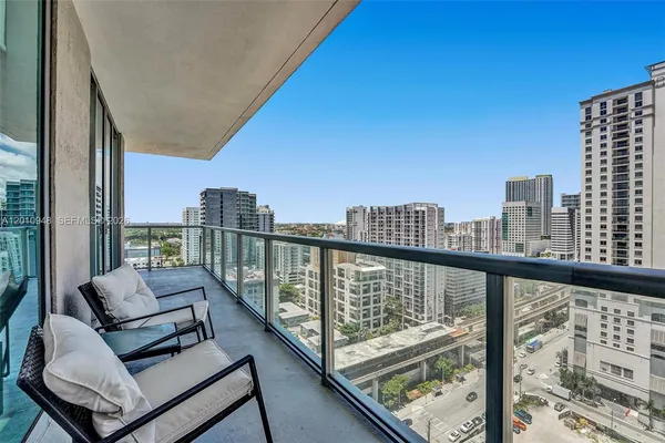 $4,300 | 1111 Southwest 1st Avenue, Unit 2325N, Miami, FL 33130