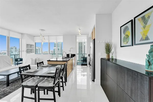 $4,300 | 1111 Southwest 1st Avenue, Unit 2325N, Miami, FL 33130