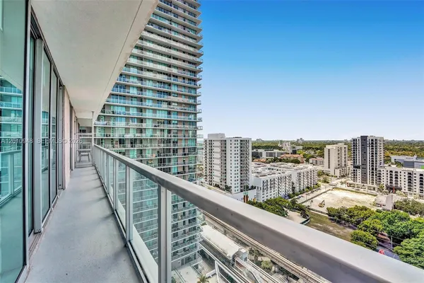 $4,300 | 1111 Southwest 1st Avenue, Unit 2325N, Miami, FL 33130