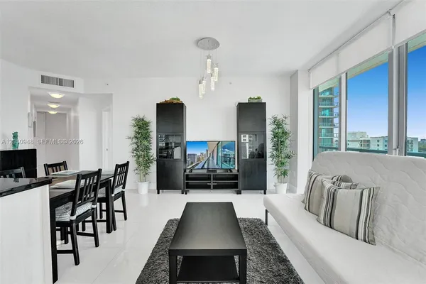 $4,300 | 1111 Southwest 1st Avenue, Unit 2325N, Miami, FL 33130