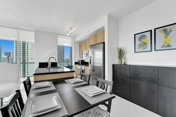 $4,300 | 1111 Southwest 1st Avenue, Unit 2325N, Miami, FL 33130