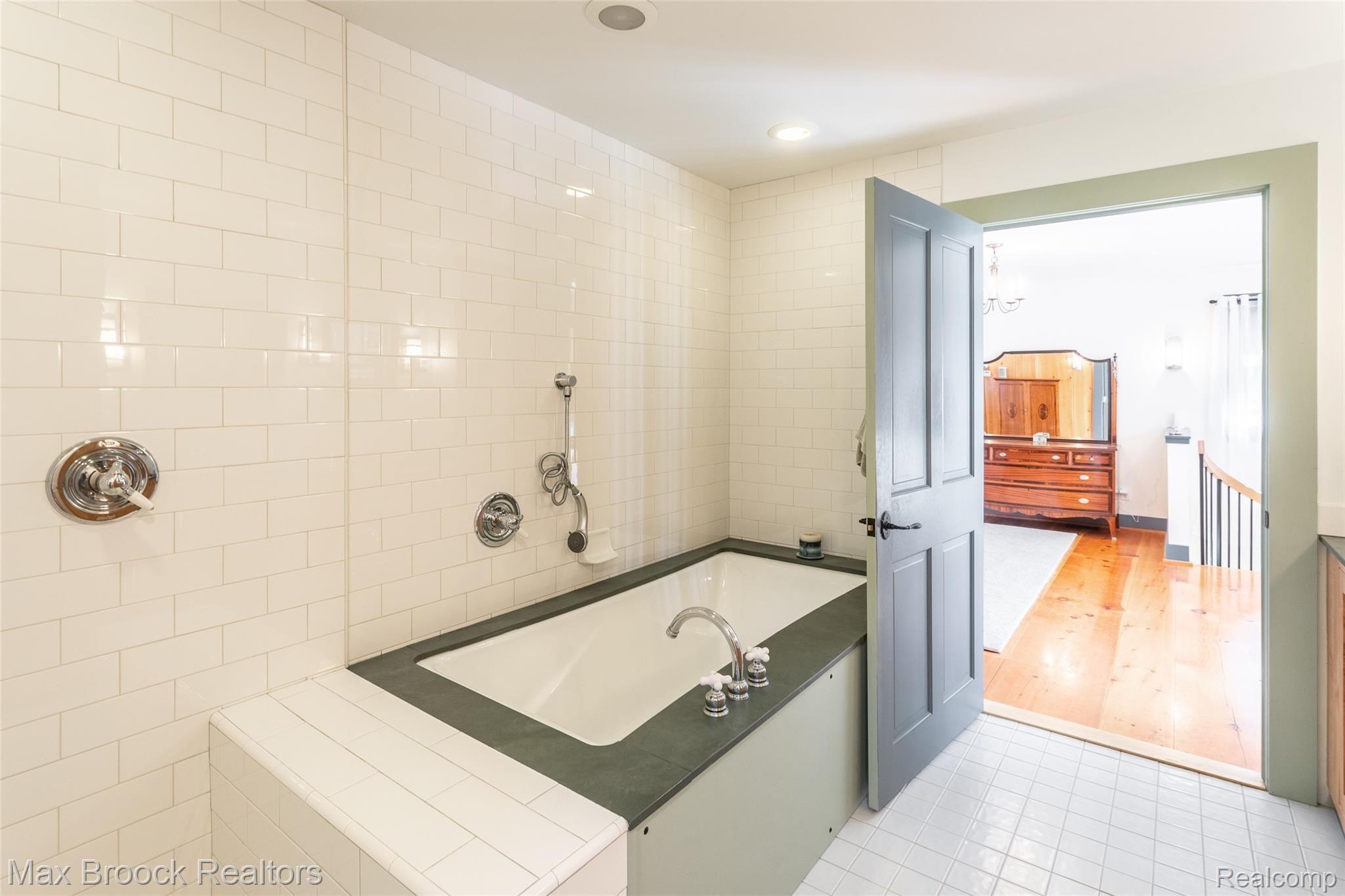 6250 Winkler Mill Road Rochester, MI 48306 - Photo 34 of 56 244A2196-HDR-2.jpg