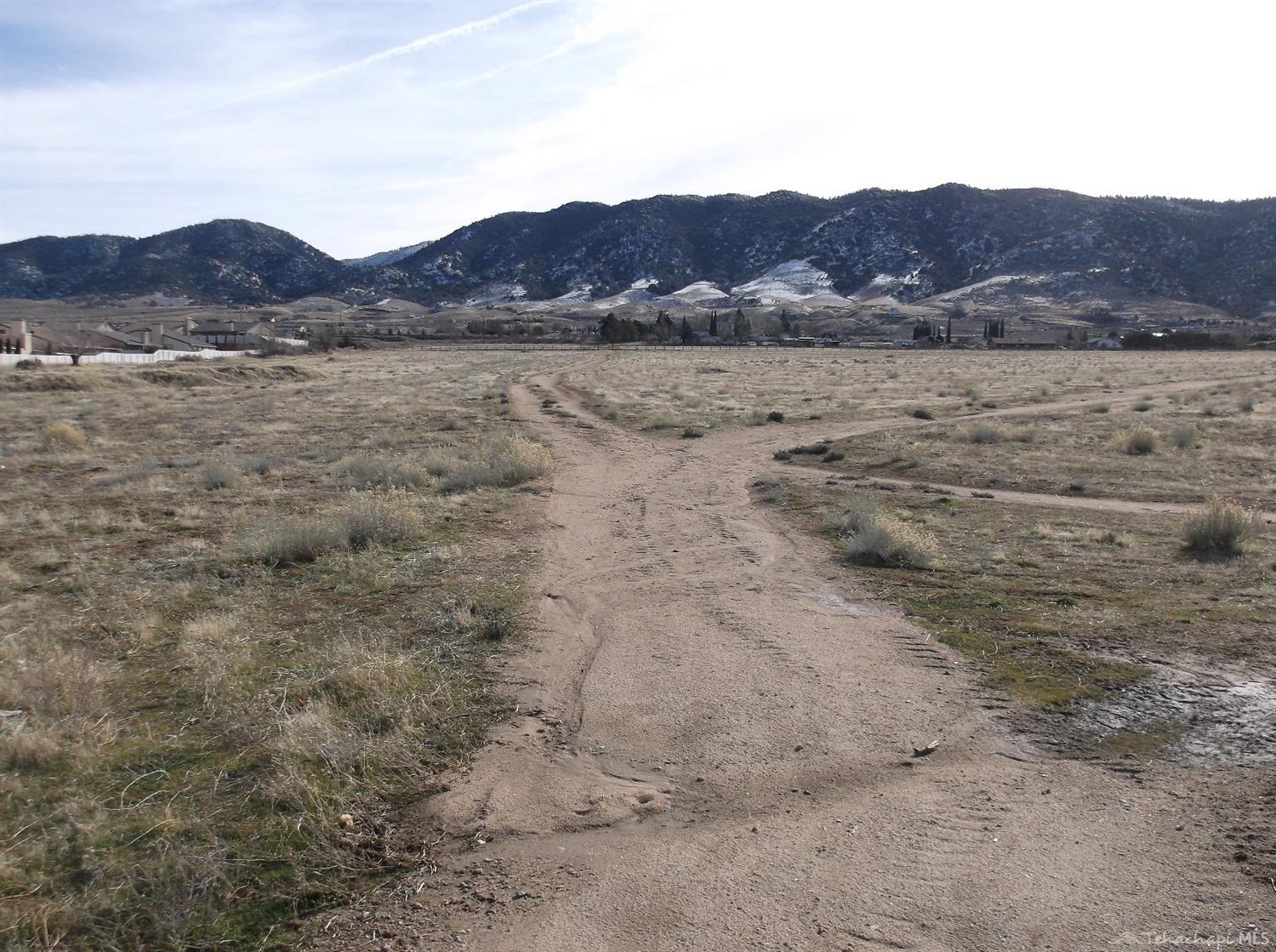 0 Pinon Street Tehachapi, CA 93561 - Photo 14 of 35 Looking southerly toward the mountains