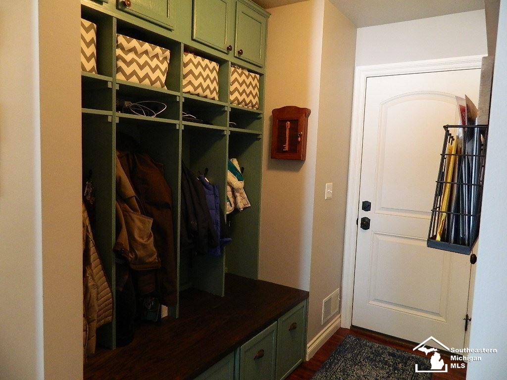 4214 Swan Ridge Lane Newport, MI 48166 - Photo 15 of 25 Built in cubbies & bench