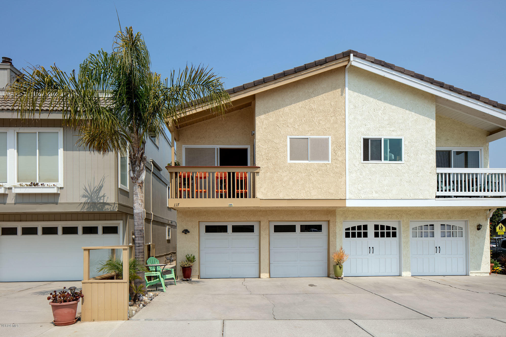 117 La Brea Street Oxnard, CA 93035 - Photo 1 of 22 labrea-front1