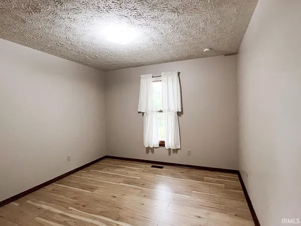 $2,300 | 1633 Greenfield Court, Bloomington, IN 47401