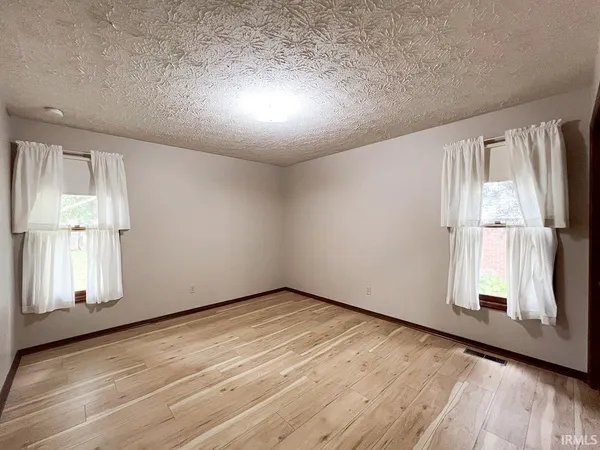 $2,300 | 1633 Greenfield Court, Bloomington, IN 47401