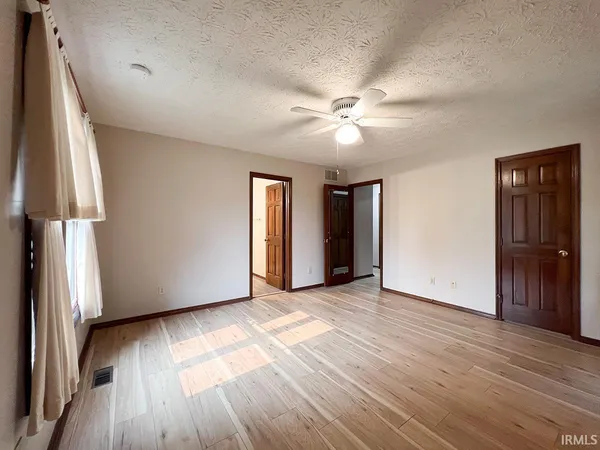 $2,300 | 1633 Greenfield Court, Bloomington, IN 47401