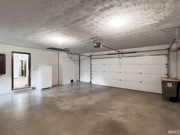 $2,300 | 1633 Greenfield Court, Bloomington, IN 47401