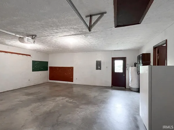 $2,300 | 1633 Greenfield Court, Bloomington, IN 47401