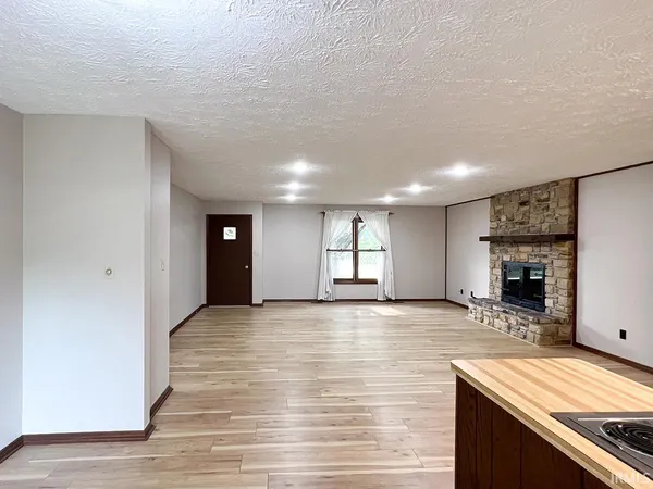 $2,300 | 1633 Greenfield Court, Bloomington, IN 47401