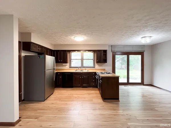 $2,300 | 1633 Greenfield Court, Bloomington, IN 47401