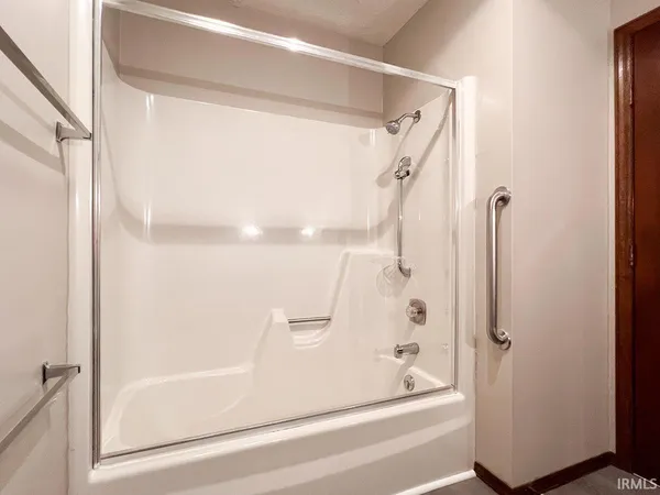 $2,300 | 1633 Greenfield Court, Bloomington, IN 47401