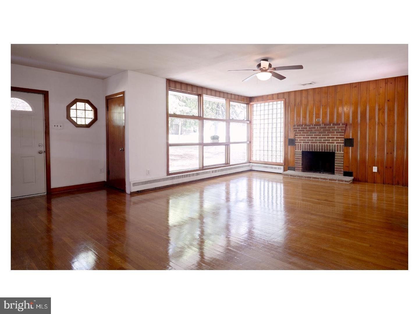 4197 Bridgeboro Road Moorestown, NJ 08057 - Photo 6 of 24 Living Room