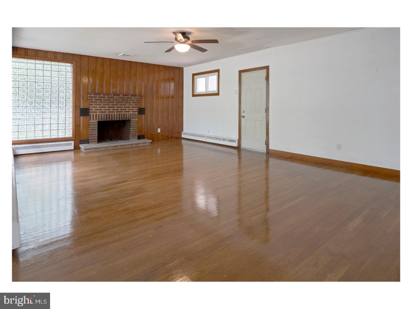 4197 Bridgeboro Road Moorestown, NJ 08057 - Photo 7 of 24 Living Room