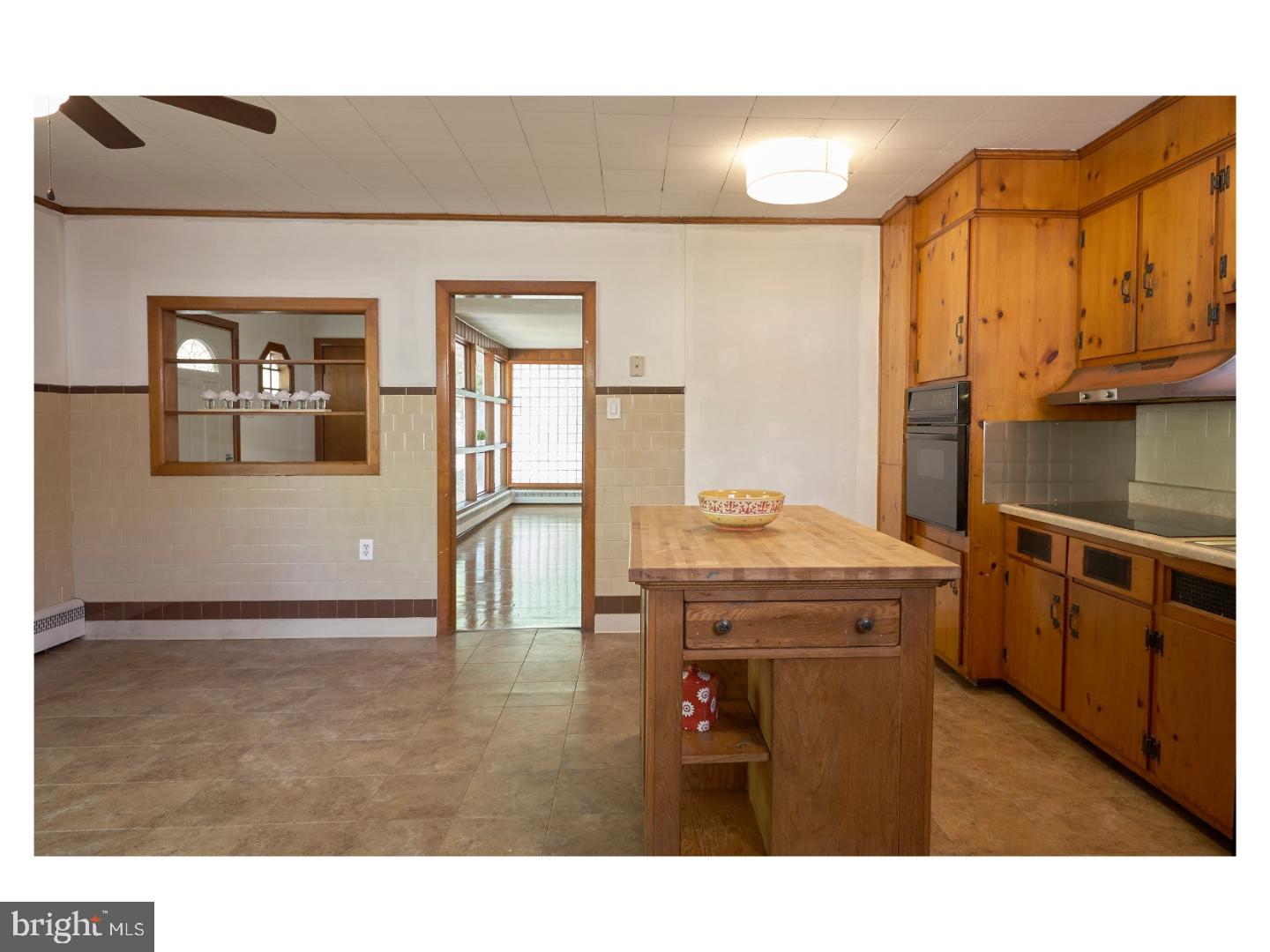 4197 Bridgeboro Road Moorestown, NJ 08057 - Photo 9 of 24 Kitchen