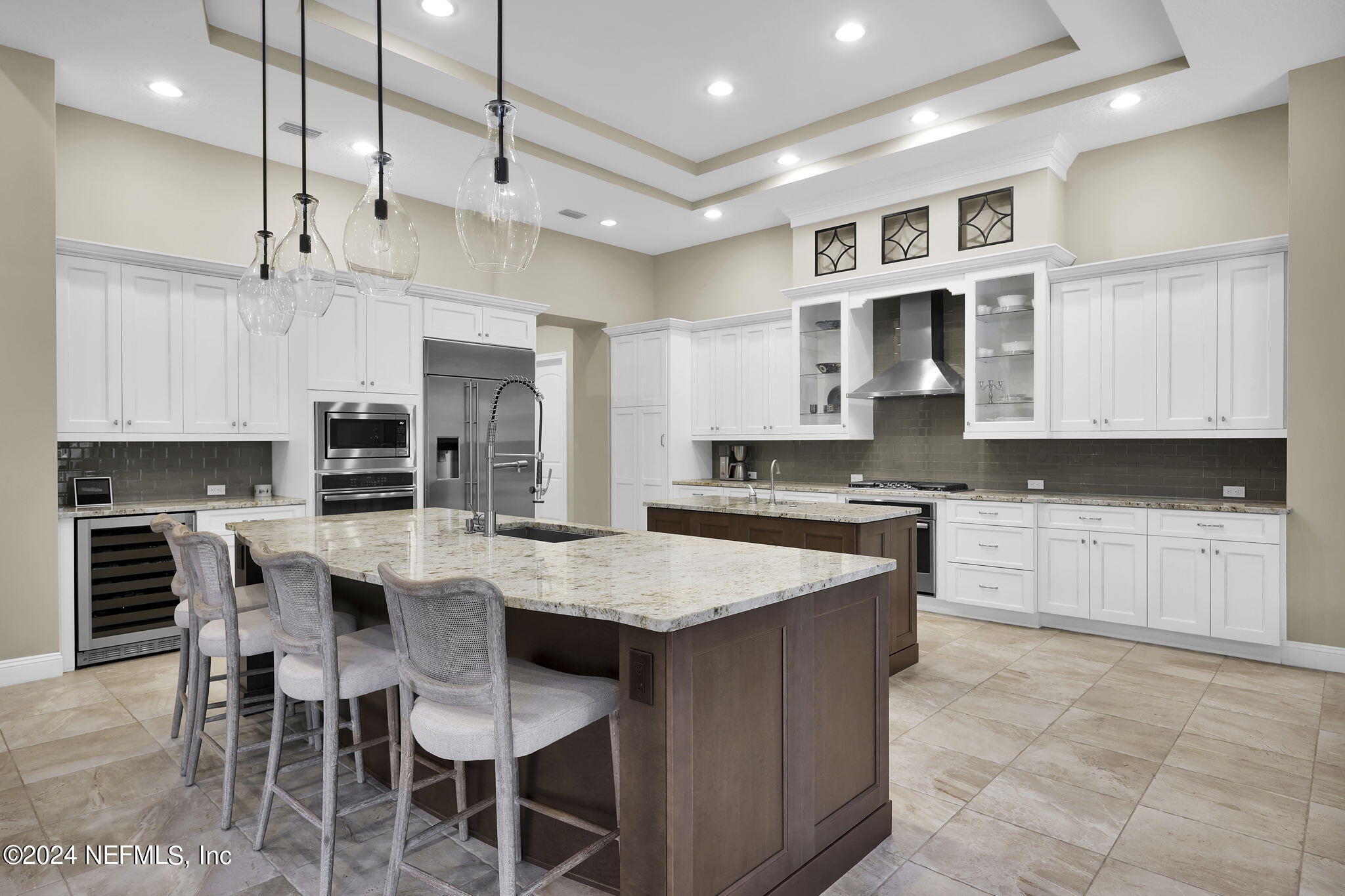 125 Senora Court St. Augustine, FL 32095 - Photo 13 of 109 Glass Cabinetry