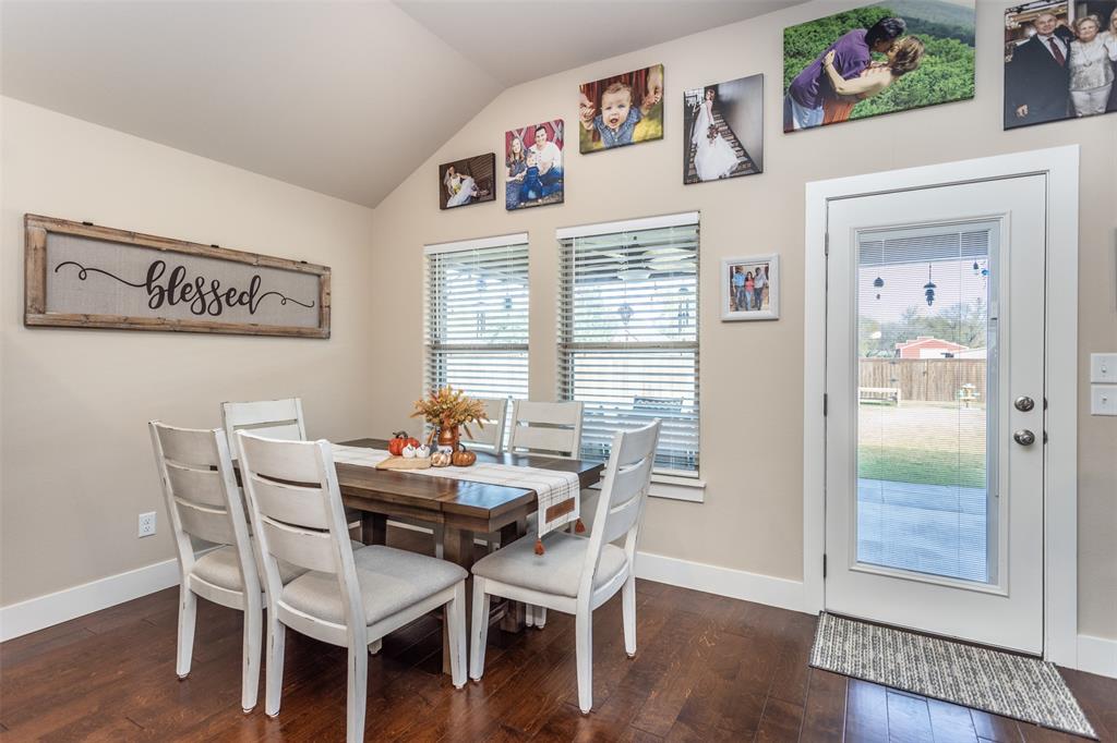 513 Pathfinder Street Collinsville, TX 76233 - Photo 8 of 40
