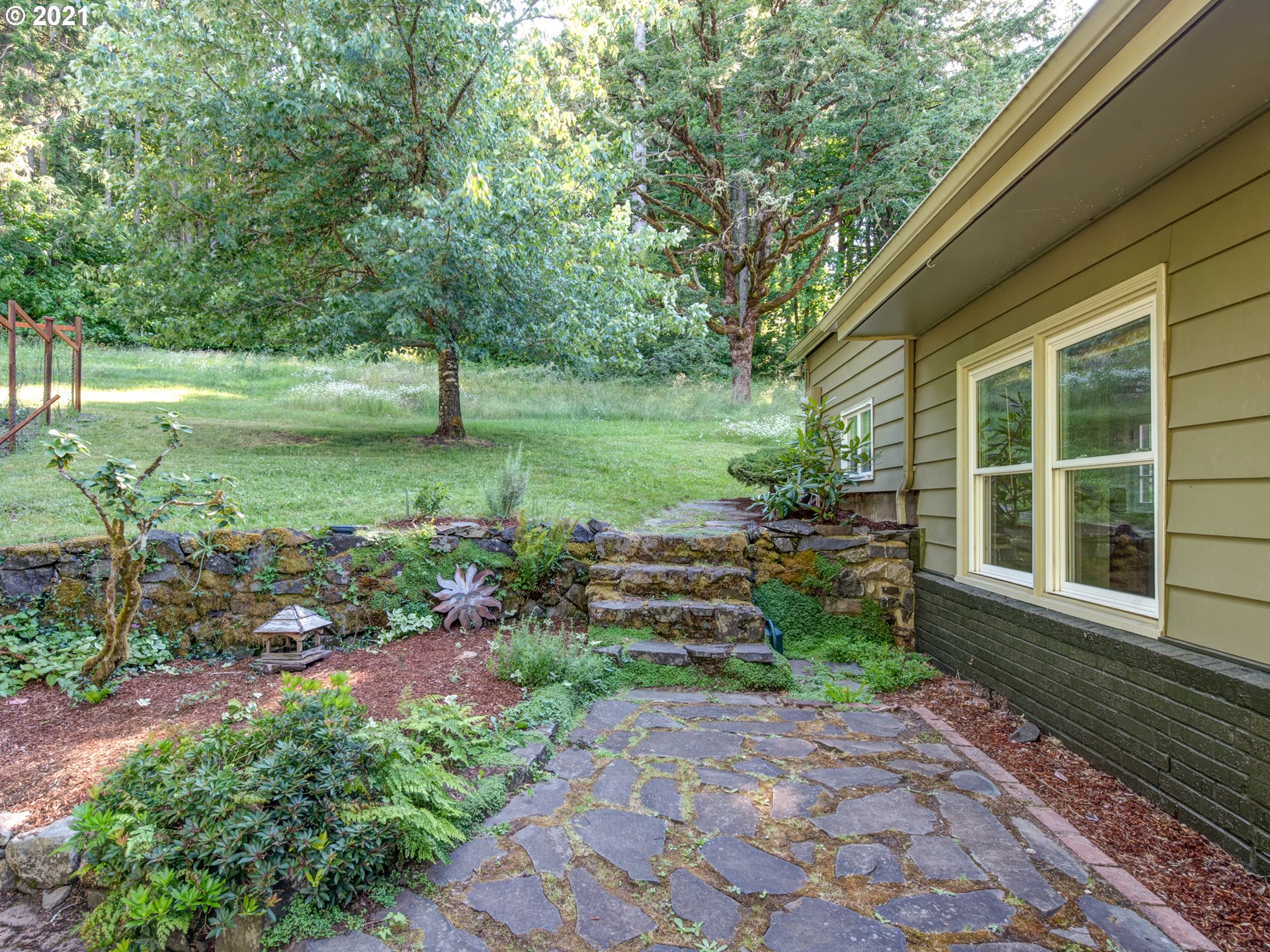32349 Fox Hollow Road Eugene, OR 97405 - Photo 3 of 30