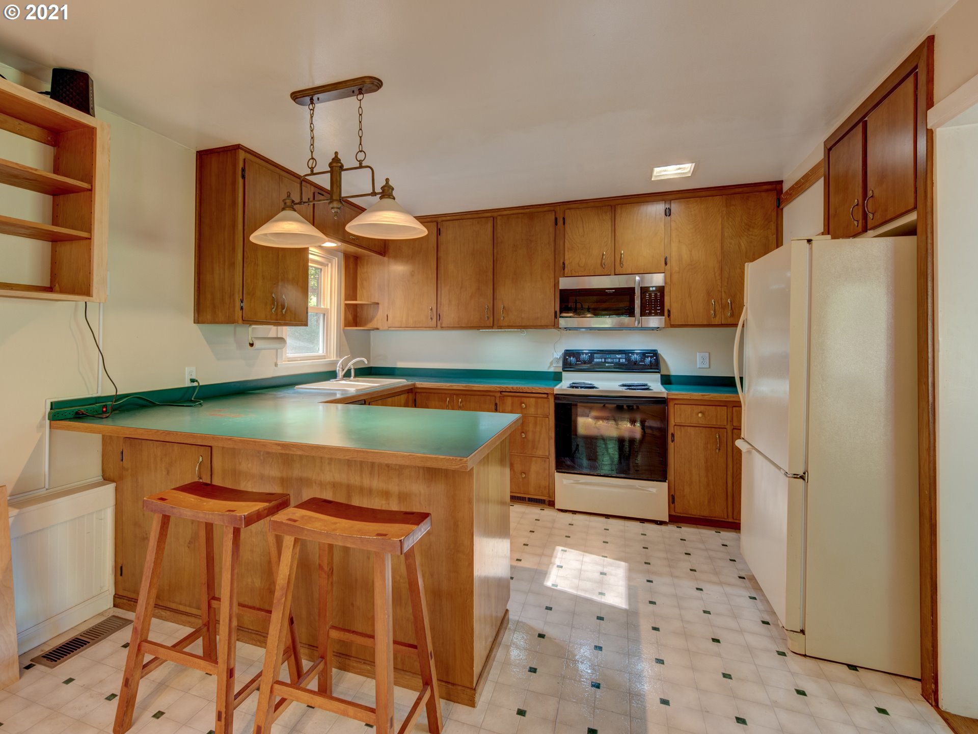 32349 Fox Hollow Road Eugene, OR 97405 - Photo 7 of 30