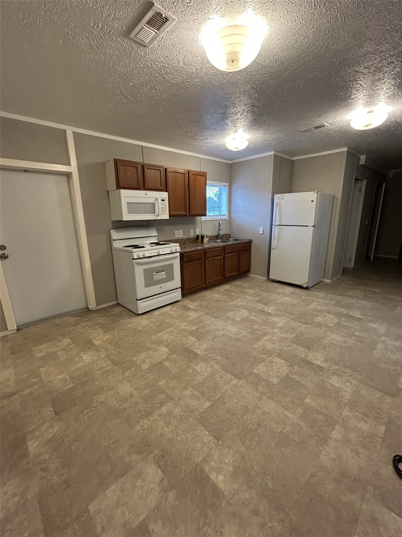 2824 Randolph Road, Unit 14 Pasadena, TX 77503 - Photo 3 of 12