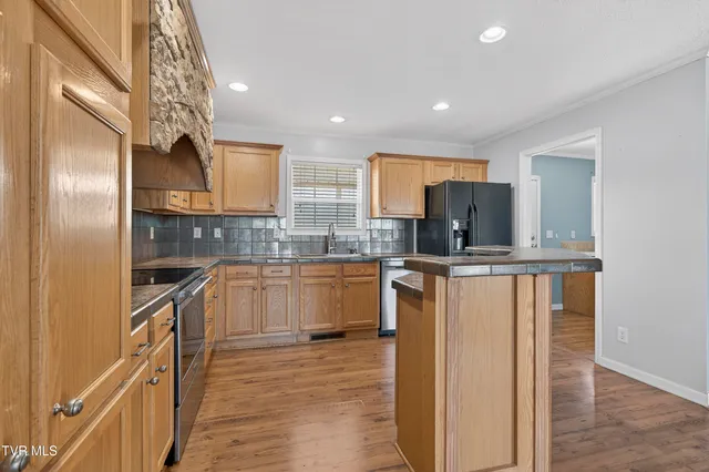 $189,900 | 32383 Raccoon Trail, Meadowview, VA 24361