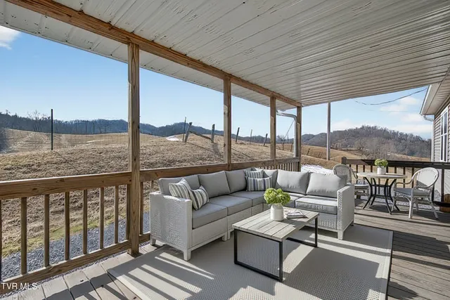 $189,900 | 32383 Raccoon Trail, Meadowview, VA 24361