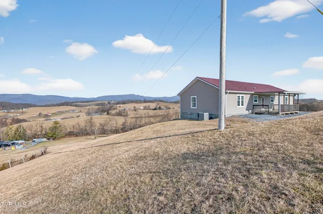 $189,900 | 32383 Raccoon Trail, Meadowview, VA 24361