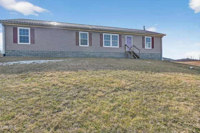 $189,900 | 32383 Raccoon Trail, Meadowview, VA 24361