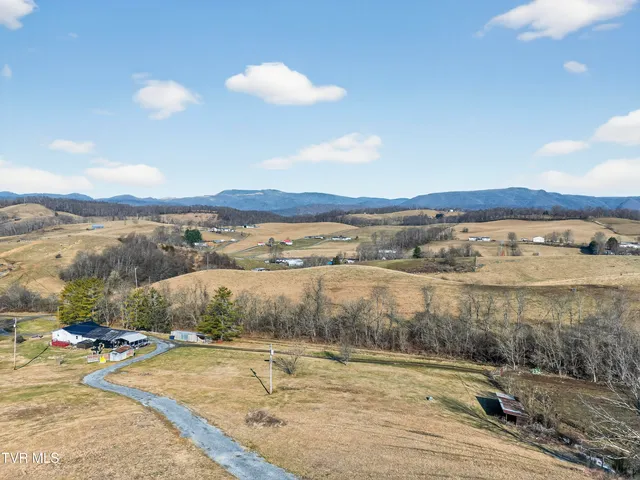 $189,900 | 32383 Raccoon Trail, Meadowview, VA 24361