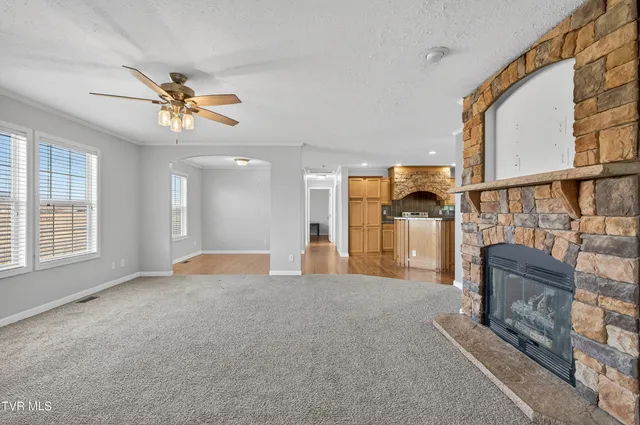 $189,900 | 32383 Raccoon Trail, Meadowview, VA 24361